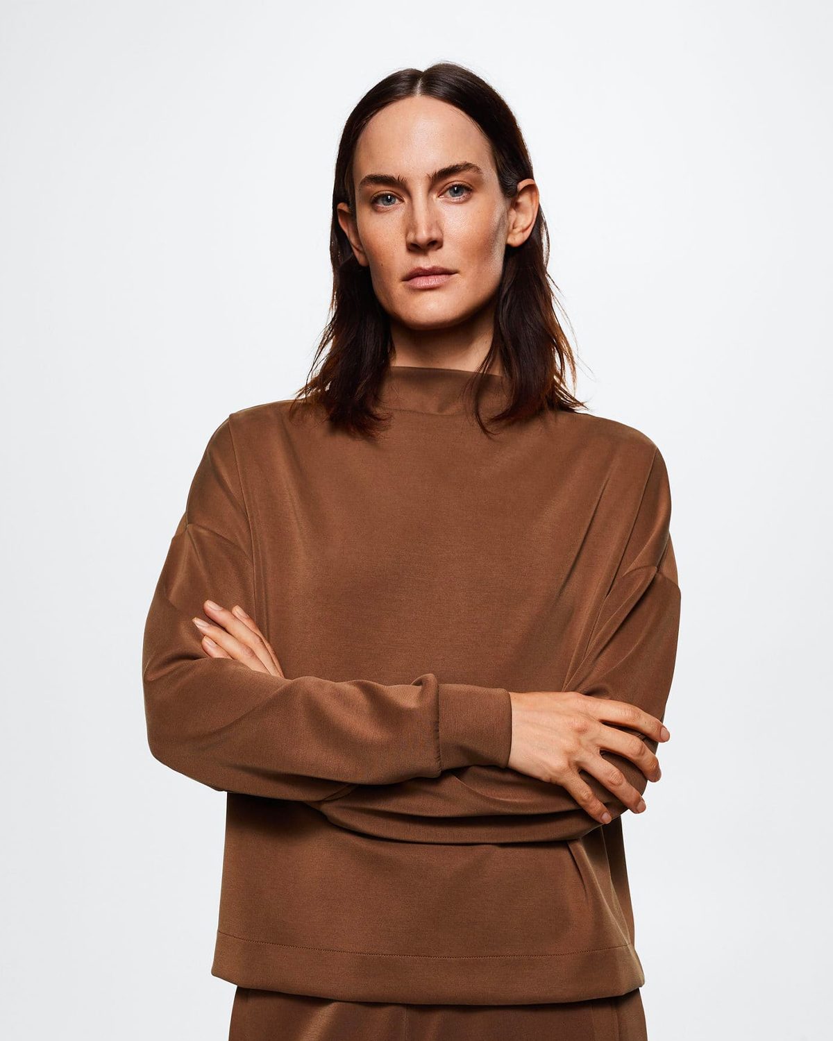 High-collar-sweatshirt1.jpg